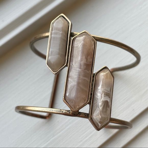 Cuff bracelet in rose gold metal with quartz - Picture 7 of 7